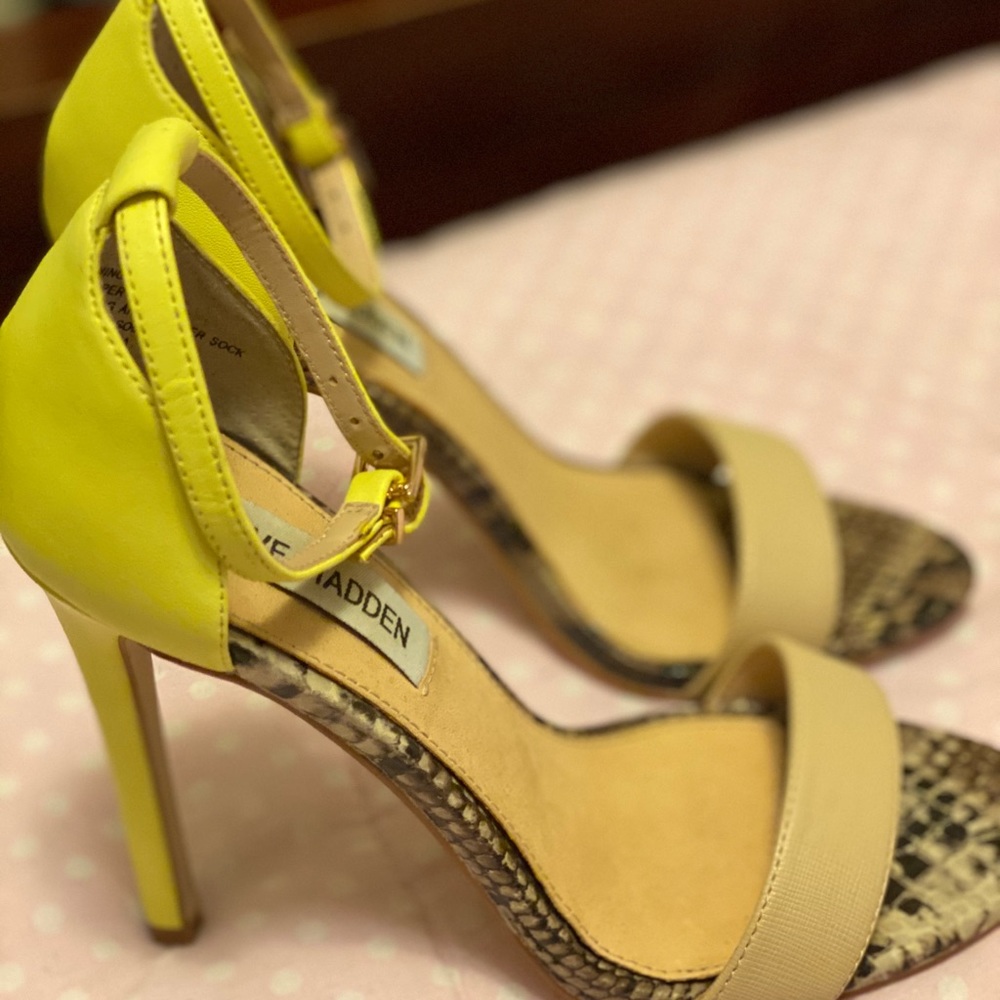 🦋STEVE MADDEN HEELS